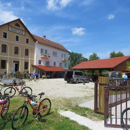 Mill House Apartment And Camping Ljutomer Bagian luar foto