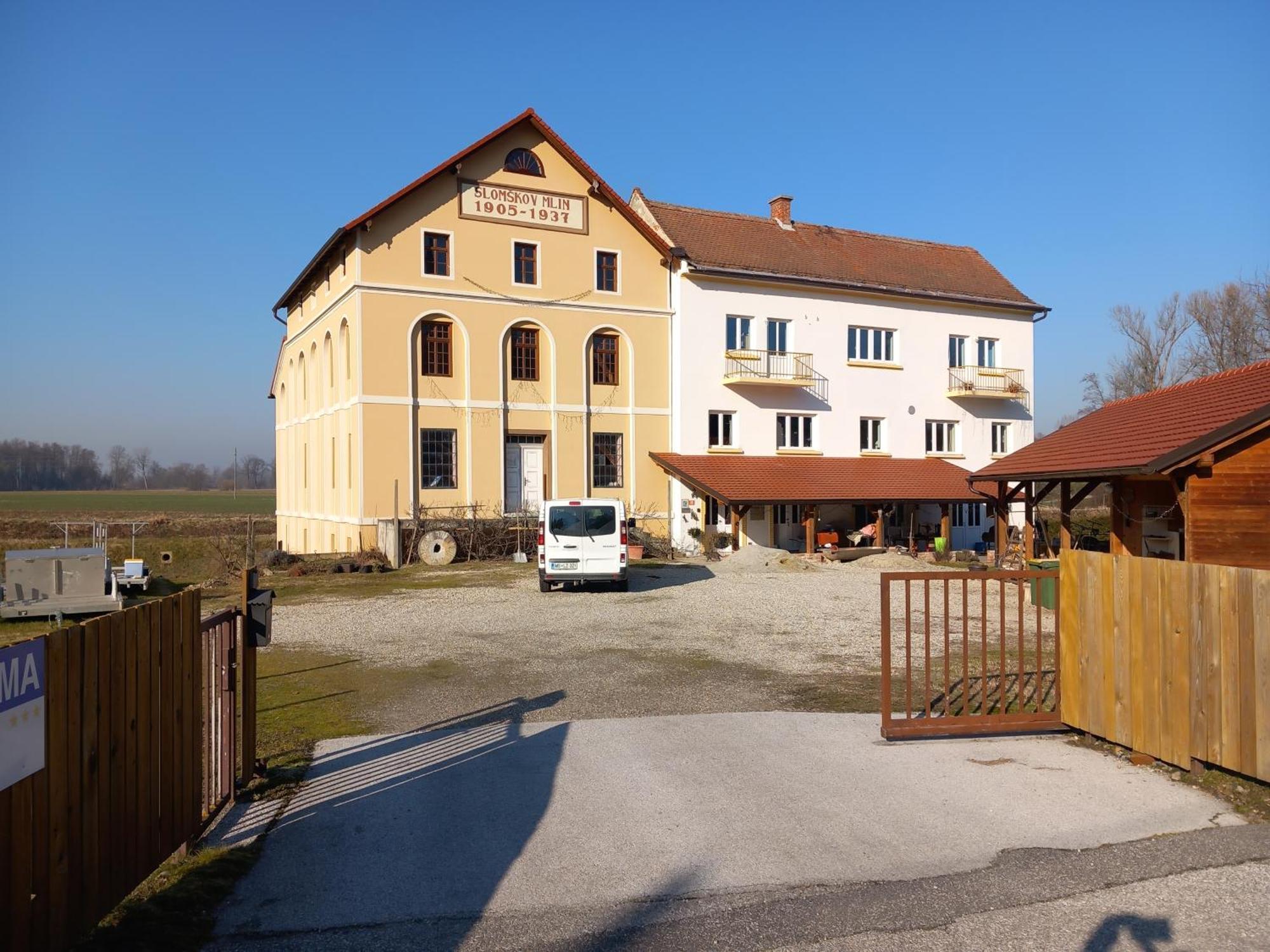 Mill House Apartment And Camping Ljutomer Bagian luar foto