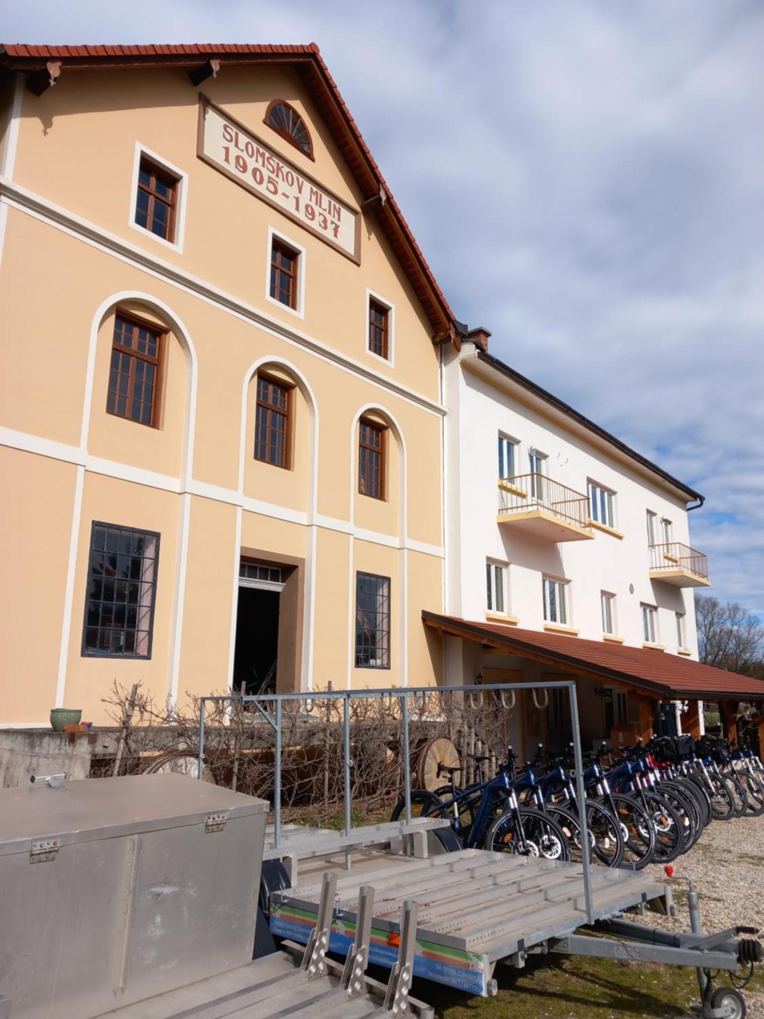Mill House Apartment And Camping Ljutomer Bagian luar foto