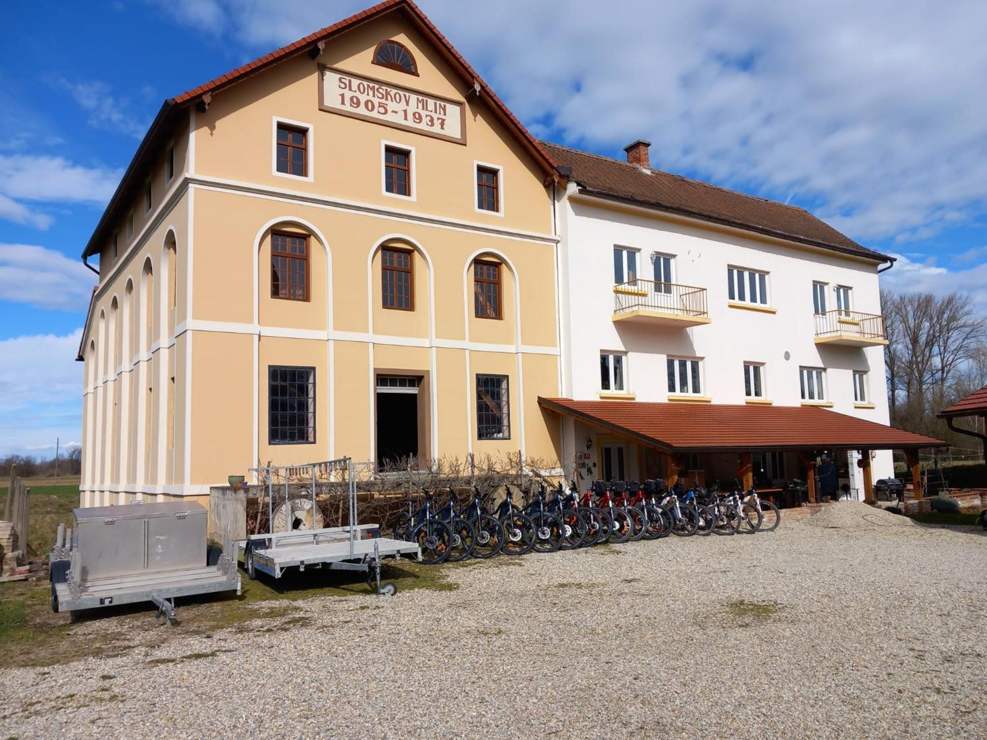 Mill House Apartment And Camping Ljutomer Bagian luar foto