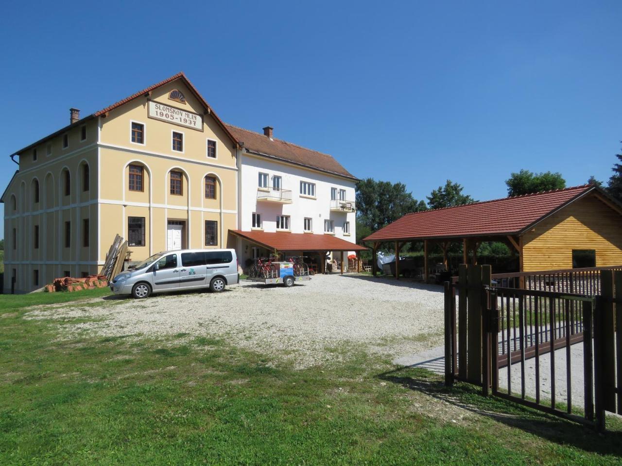 Mill House Apartment And Camping Ljutomer Bagian luar foto